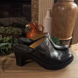 Frye Charlotte Floral Leather Mules Womens 7M Black Brown Slip On